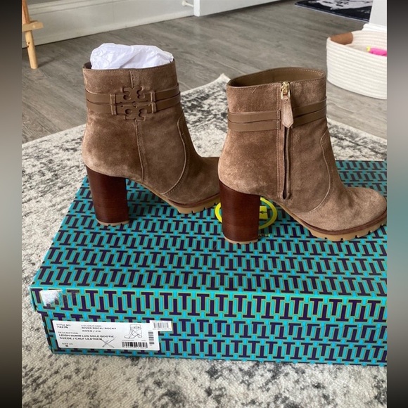 Tory Burch Leigh lug sole booties - Picture 3 of 7